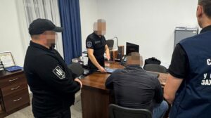 ​Командир військової частини з Рівного змішував підлеглих будувати йому будинок – ДБР