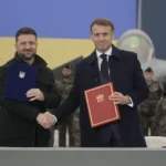 Зеленський та Макрон підписали угоду для посилення України