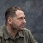 Соратник президента припустив, як обшуки у Єрмака можуть вплинути на мирні перемовини