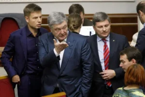Гончаренко після скандалу з мирним планом розповів, чи збирається у «вільне плавання» від Порошенка