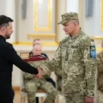 Зеленський відзначив воїнів званням Героя України