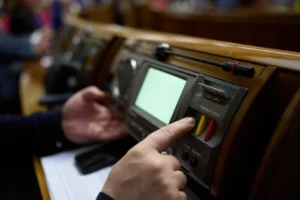 Депутати викликали в Раду Свириденко, Умєрова та відсторонених міністрів