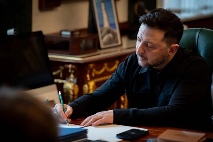 Україна вдарила санкціями по росіянах, причетних до викрадення дітей, та тіньовому флоту